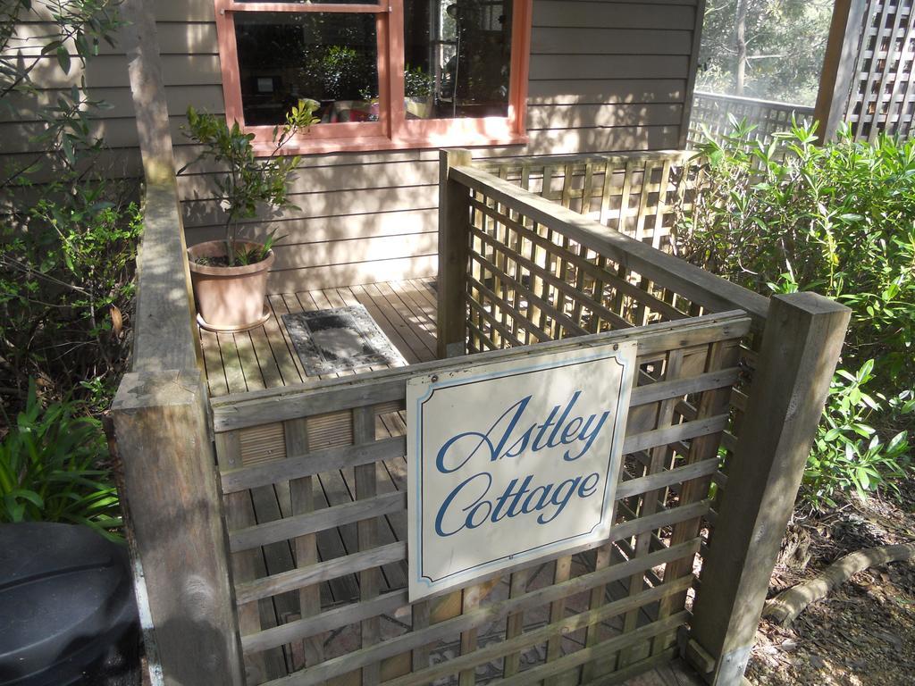 Astley Cottage Дейлсфорд Номер фото